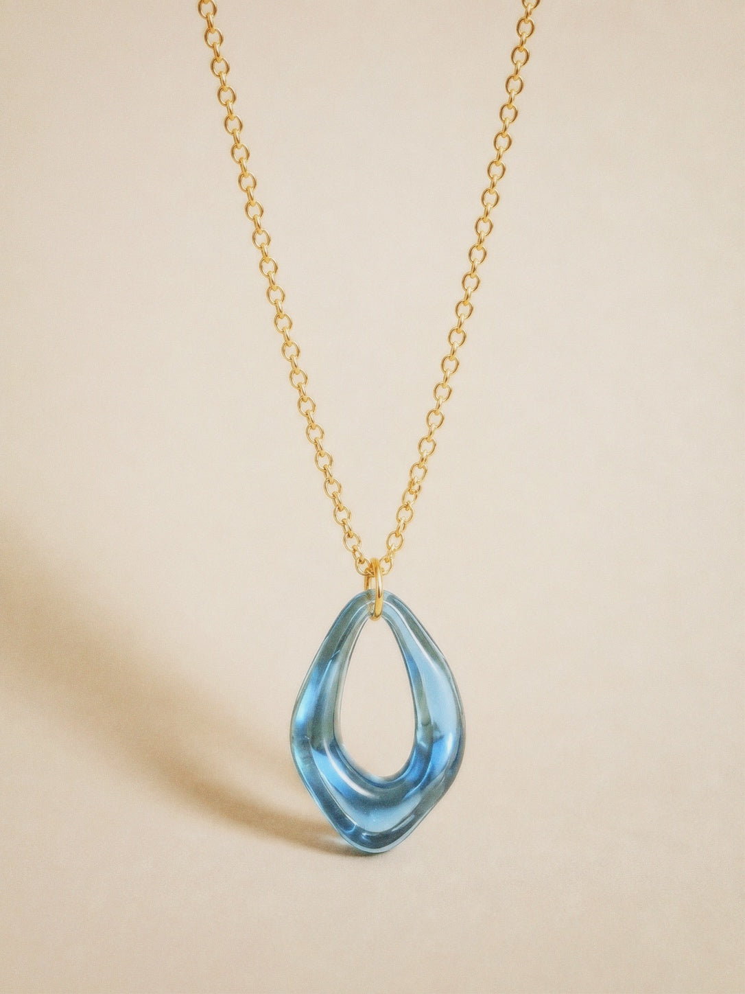 DARK BLUE LOOP PENDANT