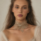 BIG FLOWER CHOKER