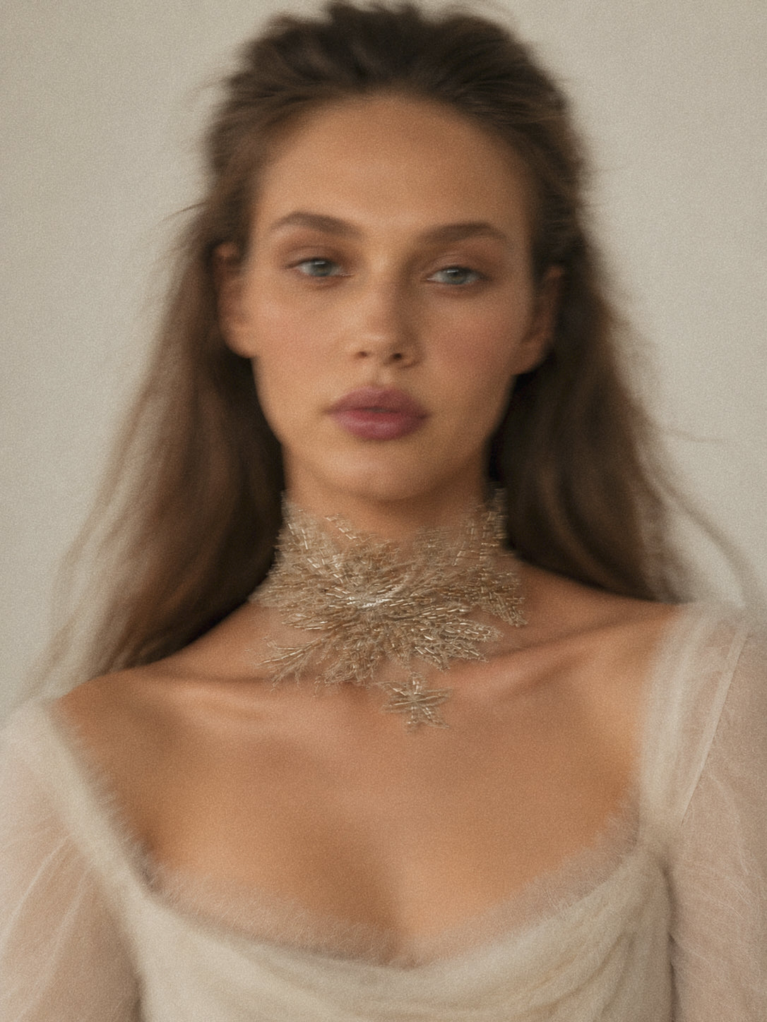 BIG FLOWER CHOKER
