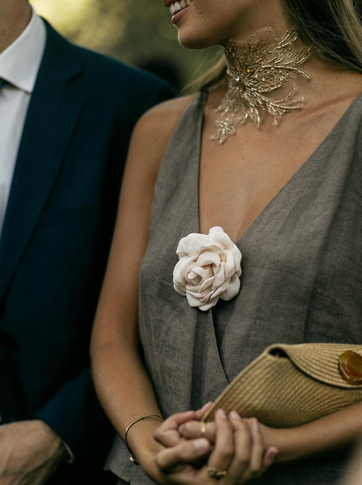 BIG FLOWER CHOKER