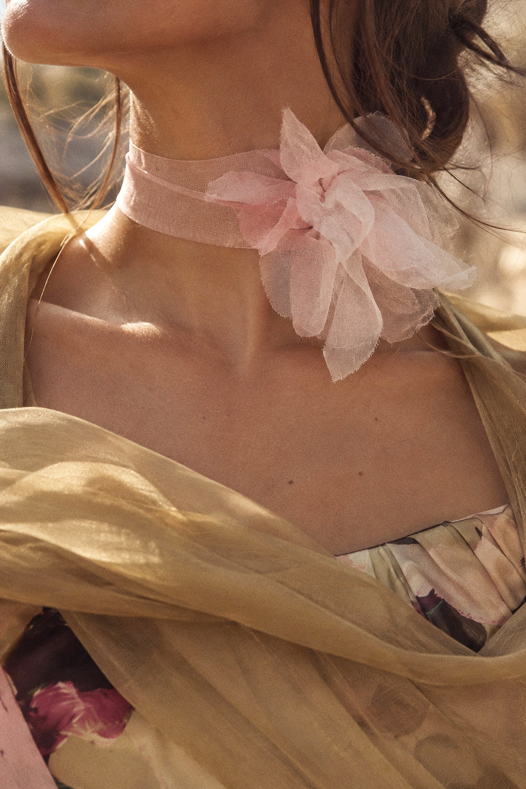 PINK SINGLE FLOWER CHOKER