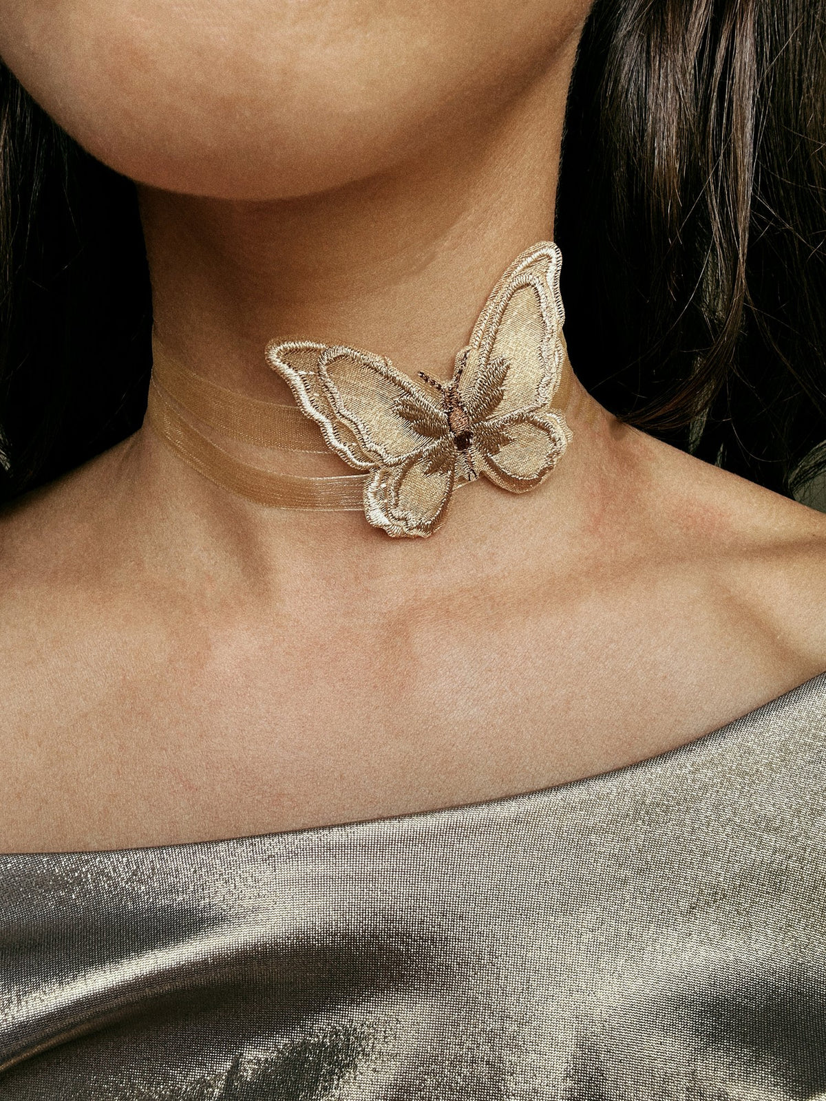 BUTTERFLY CHOKER