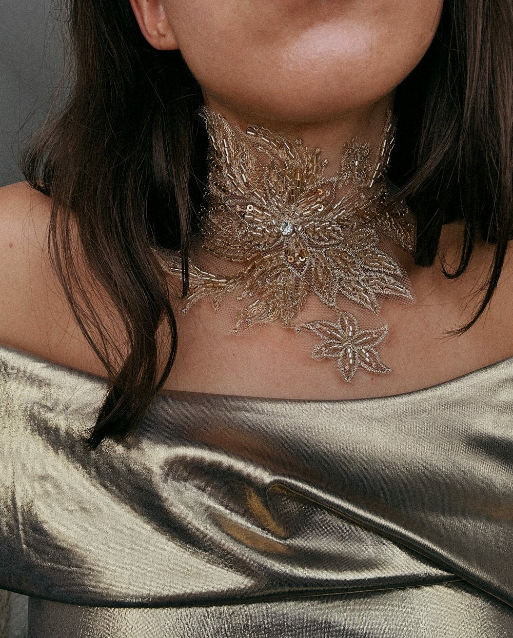 BIG FLOWER CHOKER