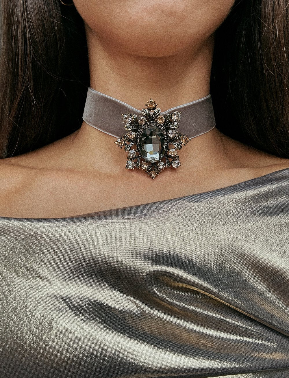 VINTAGE PENDANT CHOKER