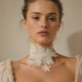WHITE BIG FLOWER CHOKER