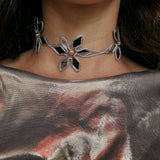 SILVER FLOWER MIRROR CHOKER