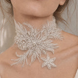 WHITE BIG FLOWER CHOKER