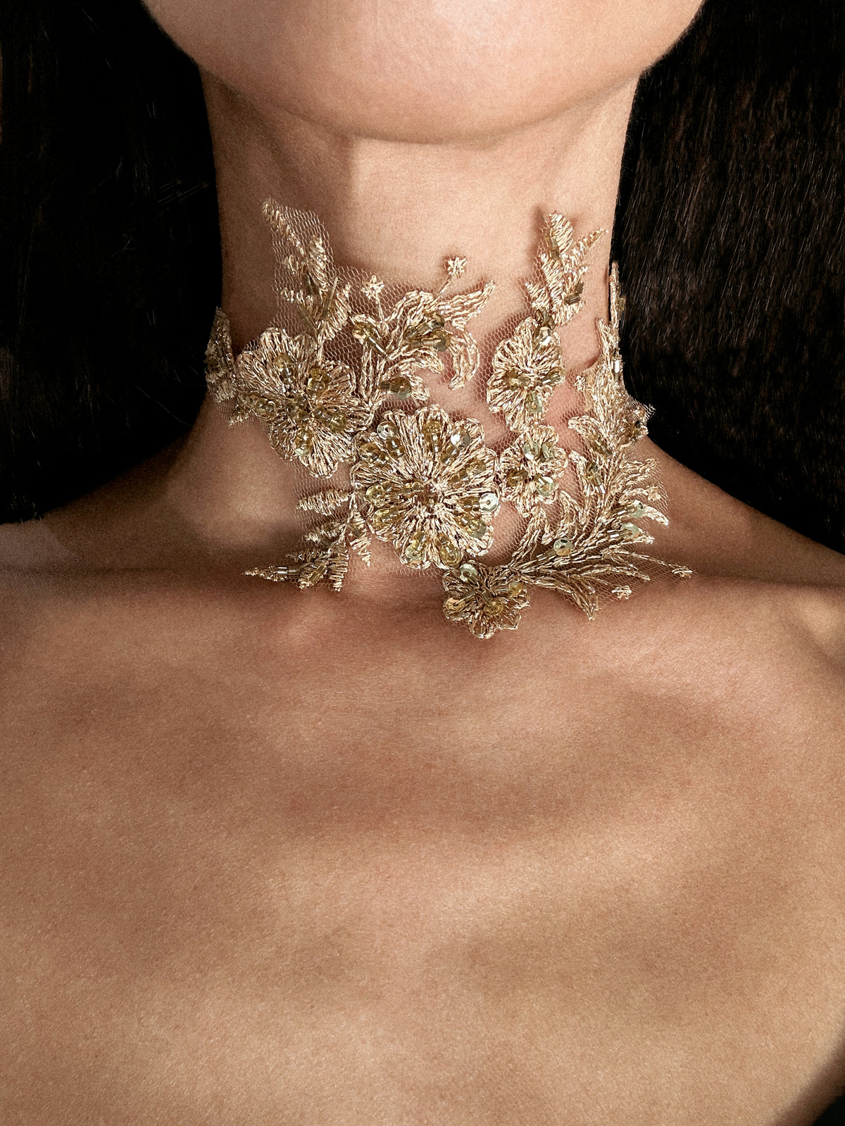 REINA CHOKER