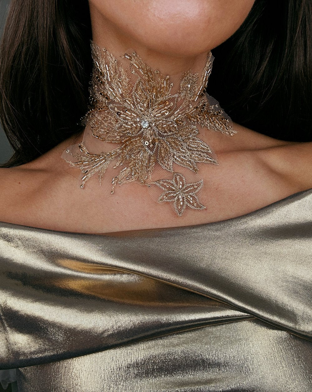 BIG FLOWER CHOKER