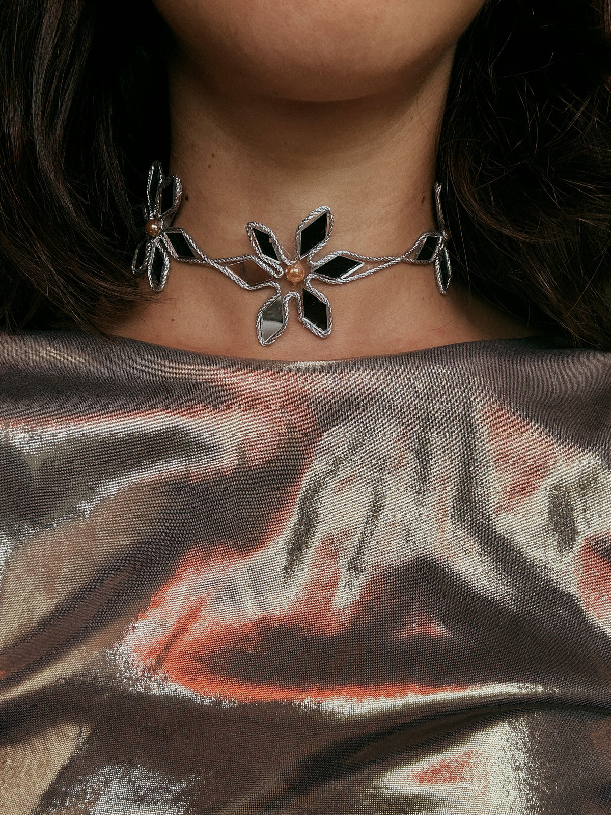 SILVER STAR MIRROR CHOKER plateado de inspiración geométrica