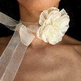 BEIGE FLOWER CHOKER