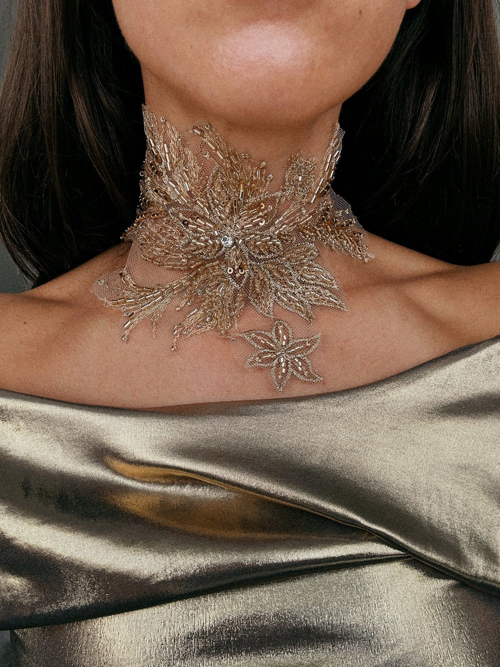 BIG FLOWER CHOKER