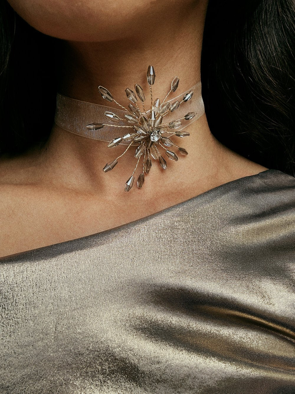 GREY STAR CHOKER