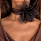 BLACK SINGLE FLOWER CHOKER