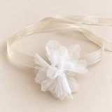 WHITE SINGLE FLOWER CHOKER