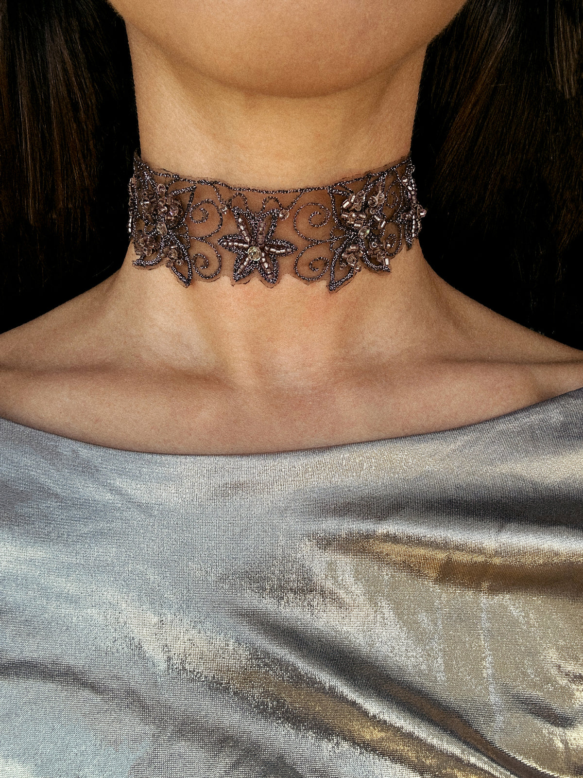 TRUFA CHOKER marrón con pedrería de fantasía